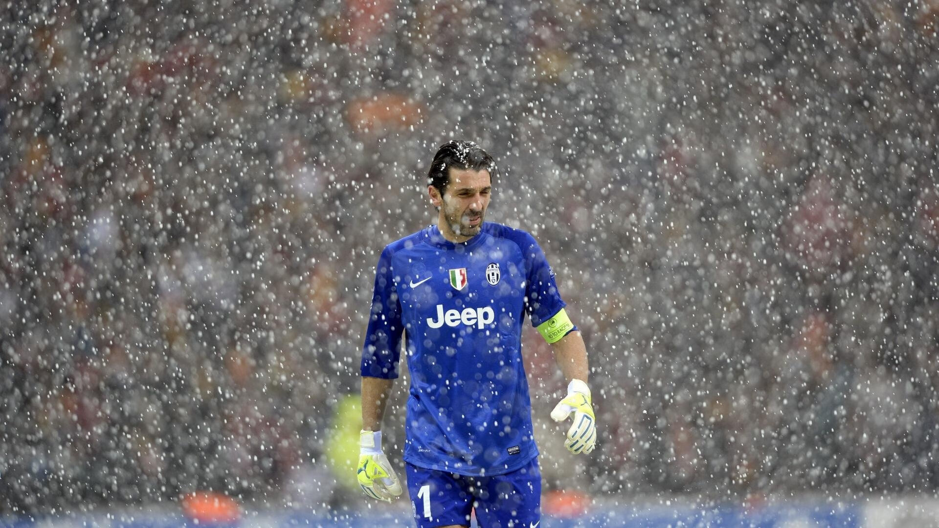 意大利在欧洲杯预选赛中1-0小胜以色列，保持不败战绩。，意大利欧洲杯预选赛全胜